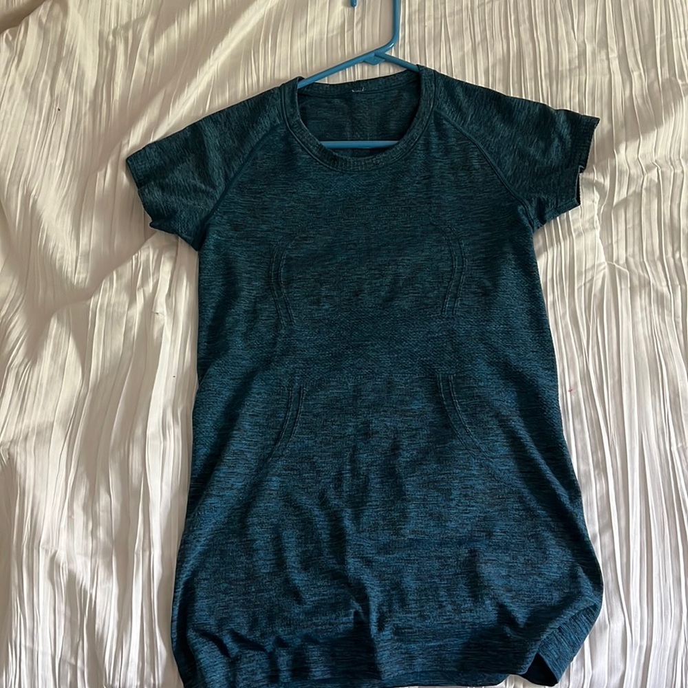 lululemon swiftly tech short sleeve size 6